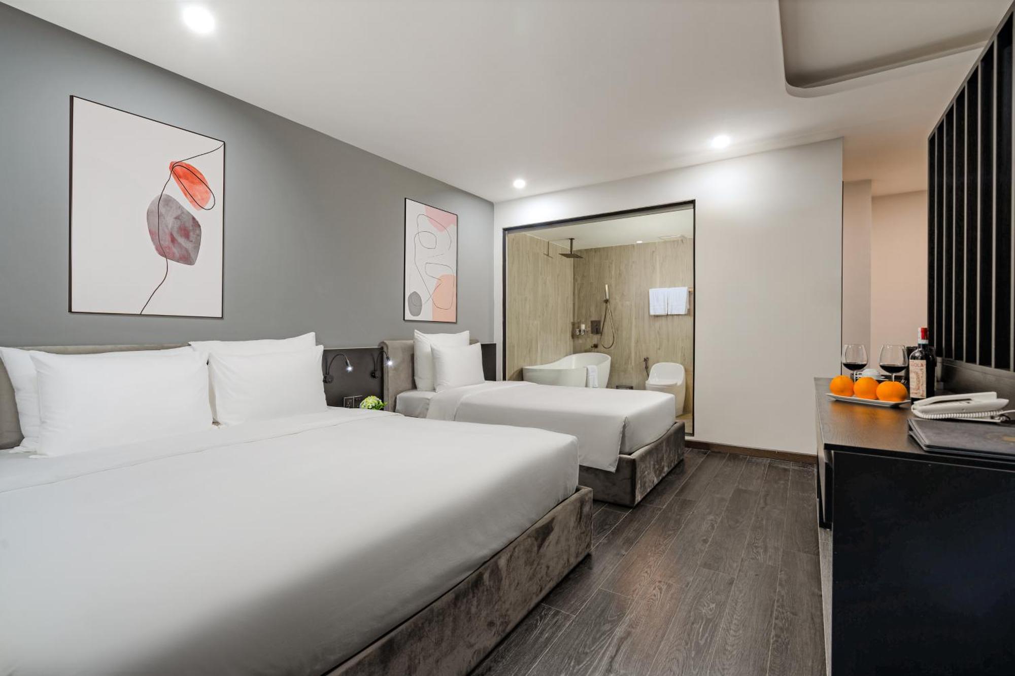 Mercy Emerald Hotel 4*